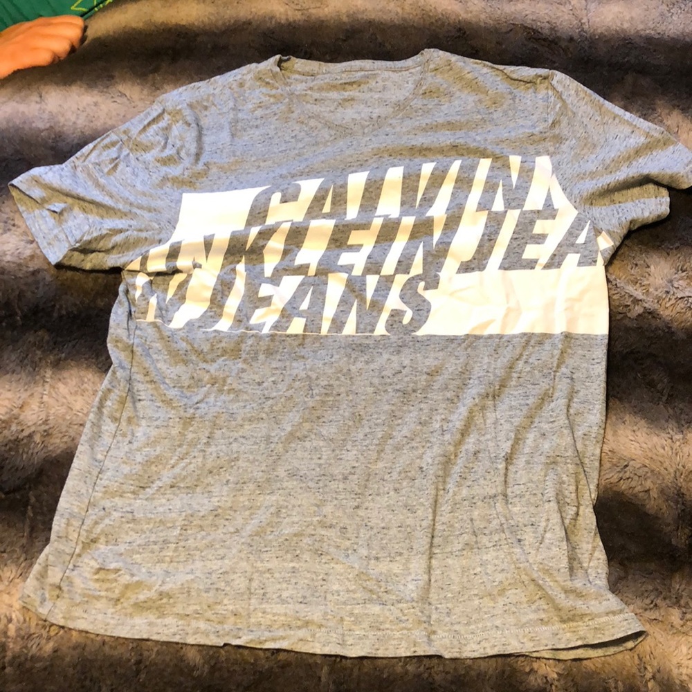 Calvin Klein gray T-shirt size Large